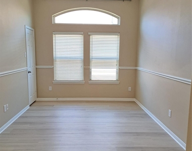 21910 Cascade Hollow Lane - Photo Thumbnail 2
