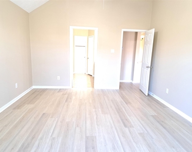 21910 Cascade Hollow Lane - Photo Thumbnail 20