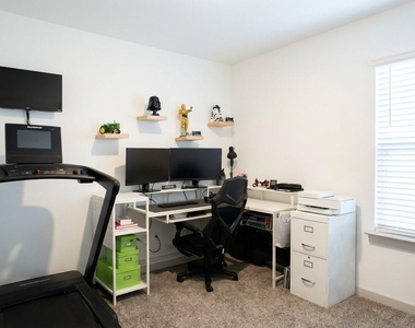 12918 Wempe Way - Photo Thumbnail 13