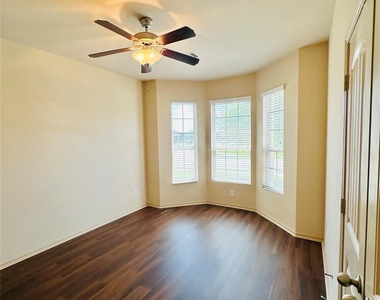 5202 Lilac Hollow Lane - Photo Thumbnail 9