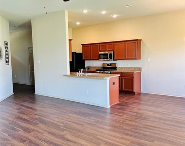 5202 Lilac Hollow Lane - Photo Thumbnail 7