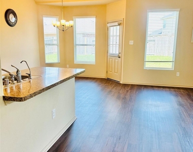 5202 Lilac Hollow Lane - Photo Thumbnail 5