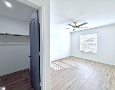 5715 Manning Creek Trail - Photo Thumbnail 10