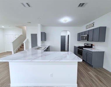 5715 Manning Creek Trail - Photo Thumbnail 9