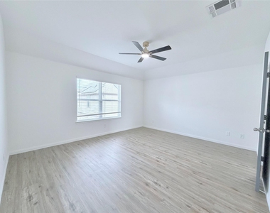 5715 Manning Creek Trail - Photo Thumbnail 15