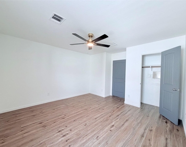 5715 Manning Creek Trail - Photo Thumbnail 13