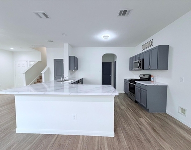 5715 Manning Creek Trail - Photo Thumbnail 6