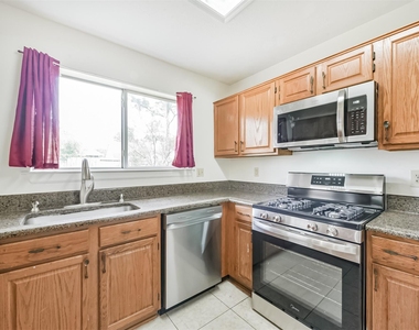 7063 River Garden Drive - Photo Thumbnail 10