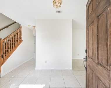 7063 River Garden Drive - Photo Thumbnail 4
