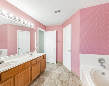 7063 River Garden Drive - Photo Thumbnail 23