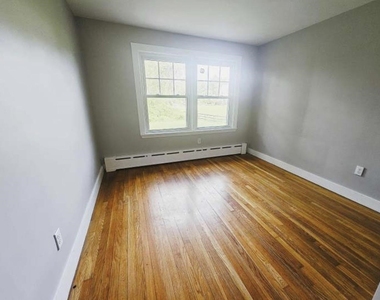 268 Green - Photo Thumbnail 3