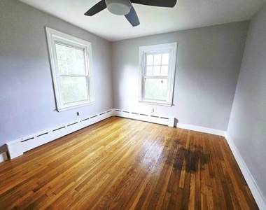 268 Green - Photo Thumbnail 4