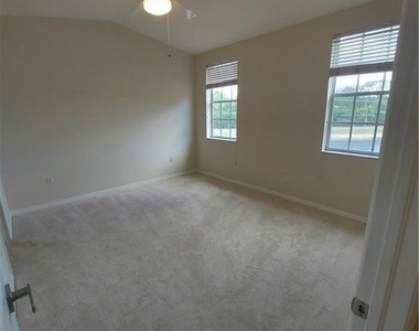 3268 Amanda Lane - Photo Thumbnail 7