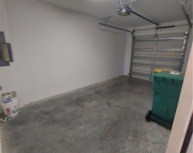3268 Amanda Lane - Photo Thumbnail 12