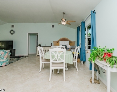 11693 Oakland Drive - Photo Thumbnail 16