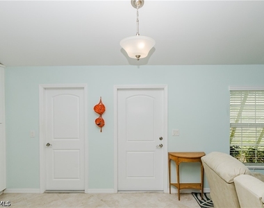 11693 Oakland Drive - Photo Thumbnail 8