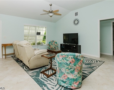 11693 Oakland Drive - Photo Thumbnail 7