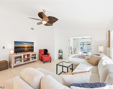 648 96th Avenue N - Photo Thumbnail 7
