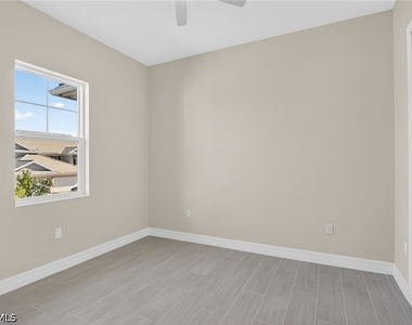 286 Indies Drive E - Photo Thumbnail 12
