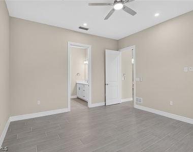 286 Indies Drive E - Photo Thumbnail 16