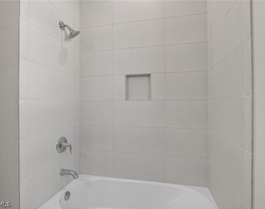 286 Indies Drive E - Photo Thumbnail 14