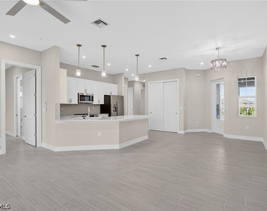 286 Indies Drive E - Photo Thumbnail 2