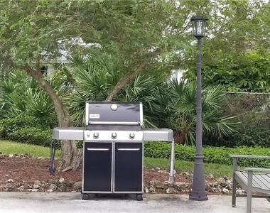 91 Georgetown Boulevard - Photo Thumbnail 14