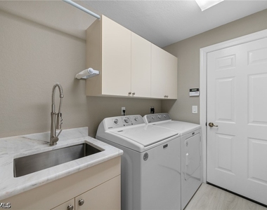 8888 Mustang Island Circle - Photo Thumbnail 33