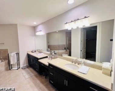 2547 Marquesa Royale Lane - Photo Thumbnail 15