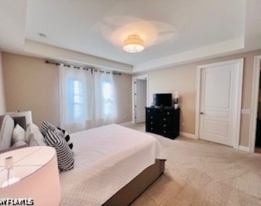 2547 Marquesa Royale Lane - Photo Thumbnail 29