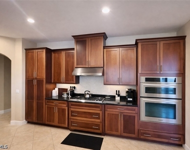 2547 Marquesa Royale Lane - Photo Thumbnail 6