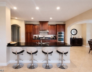 2547 Marquesa Royale Lane - Photo Thumbnail 8