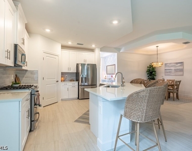 16903 Fairgrove Way - Photo Thumbnail 5