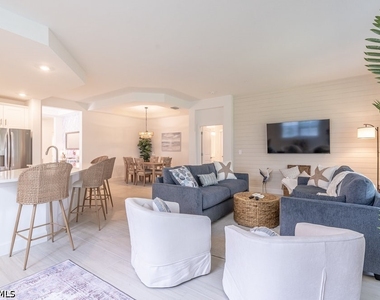16903 Fairgrove Way - Photo Thumbnail 11