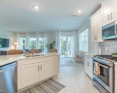 16903 Fairgrove Way - Photo Thumbnail 7