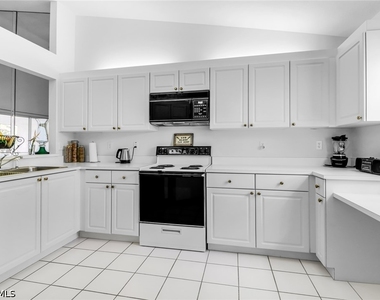 13131 Castle Harbour Drive - Photo Thumbnail 8