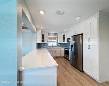 1707 Shore Drive - Photo Thumbnail 6