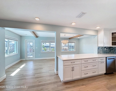 1707 Shore Drive - Photo Thumbnail 5