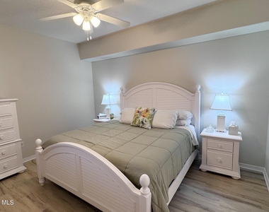 6828 Toland Drive - Photo Thumbnail 20