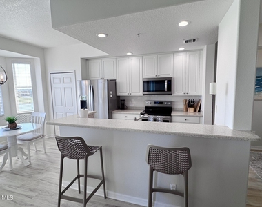 6828 Toland Drive - Photo Thumbnail 13