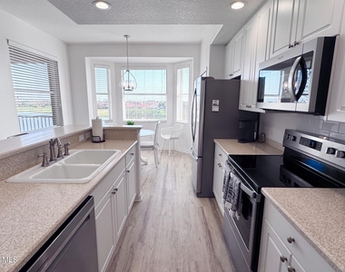 6828 Toland Drive - Photo Thumbnail 10