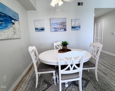 6828 Toland Drive - Photo Thumbnail 14