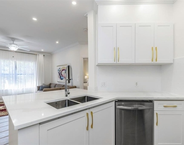 2199 Chianti Place - Photo Thumbnail 13