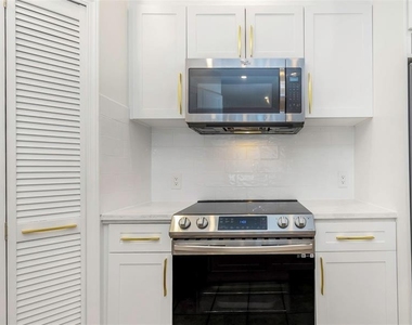 2199 Chianti Place - Photo Thumbnail 12