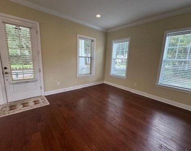 1442 Stickley Avenue - Photo Thumbnail 5