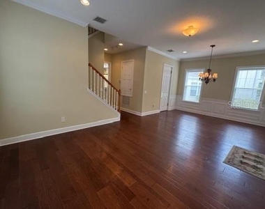 1442 Stickley Avenue - Photo Thumbnail 7