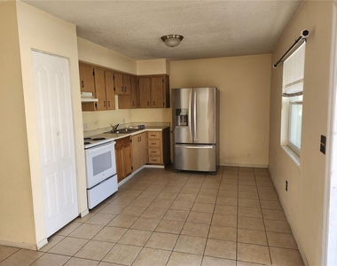 736 Michigan Court - Photo Thumbnail 2