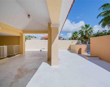 180 Palmas Drive - Photo Thumbnail 12