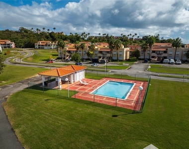 180 Palmas Drive - Photo Thumbnail 23