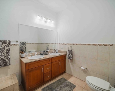 180 Palmas Drive - Photo Thumbnail 19